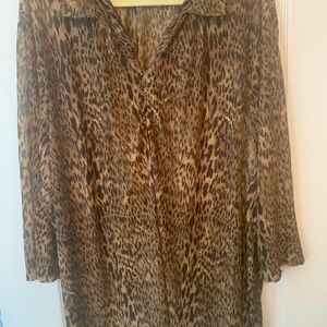 Plus-size leopard shirt size 26/28